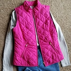 CROWN and IVY quilted vest size Small NEW!
